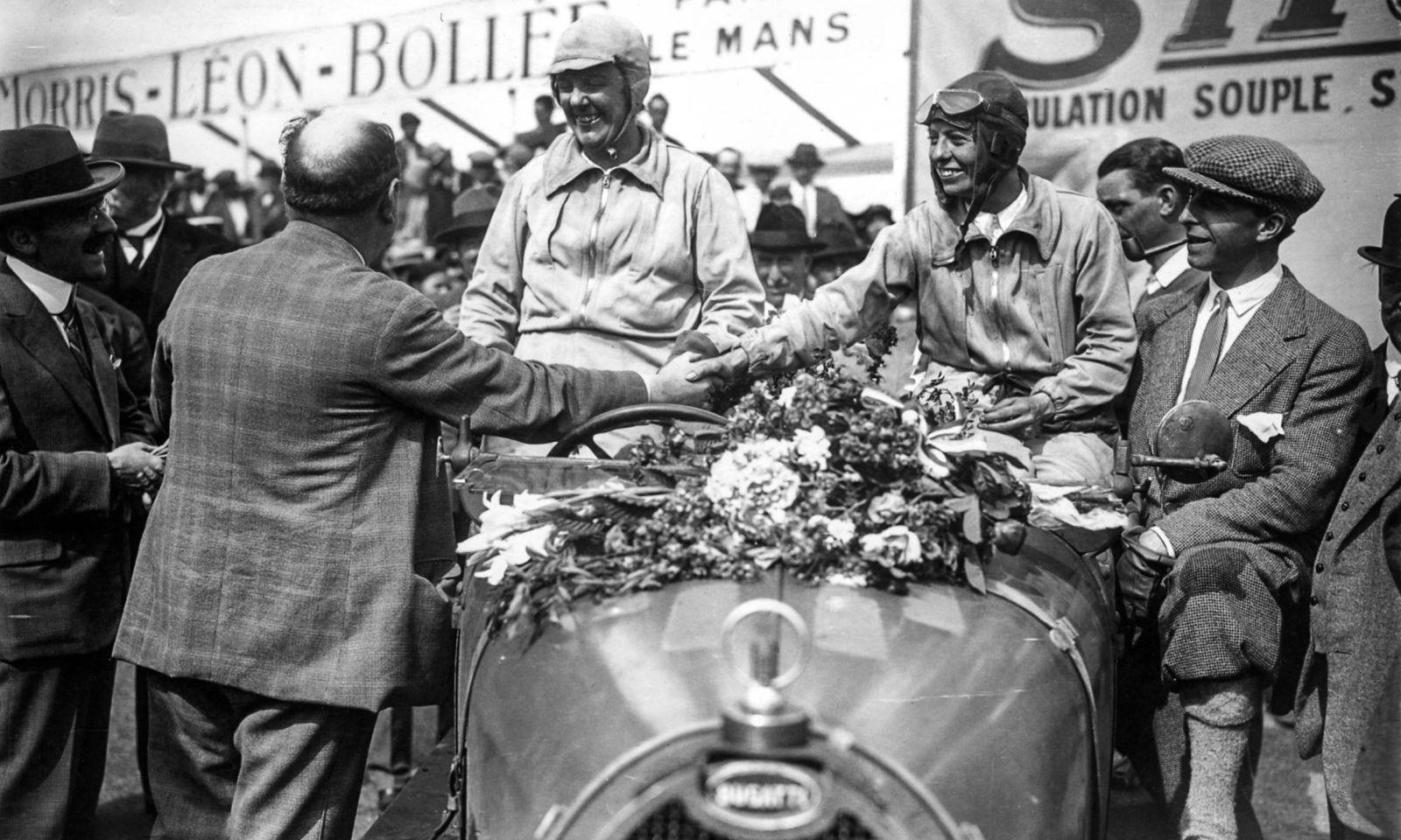 04 BUGATTI Le Mans Centenaire SemanalClásico - Revista online de coches clásicos, de colección y sport - bugatti